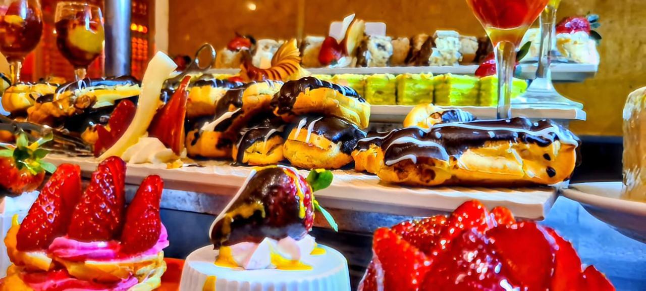 Le Méridien Dahab Resort&Spa Exterior foto A dessert buffet