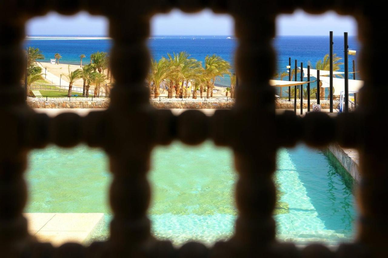 Le Méridien Dahab Resort&Spa Exterior foto View of the sea from the window of the fort